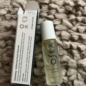 OSEA Ocean Wave Cleanser - Clear and White